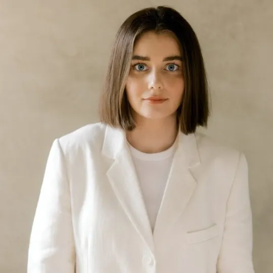 Ainslea Crain, Agent in  - Compass