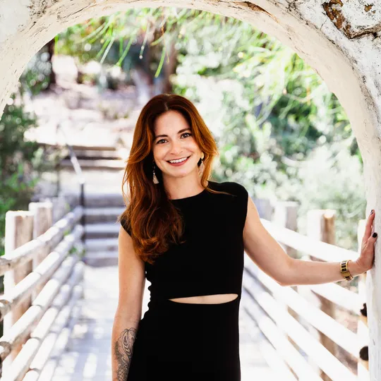 Cassandra Altmann, Agent in  - Compass