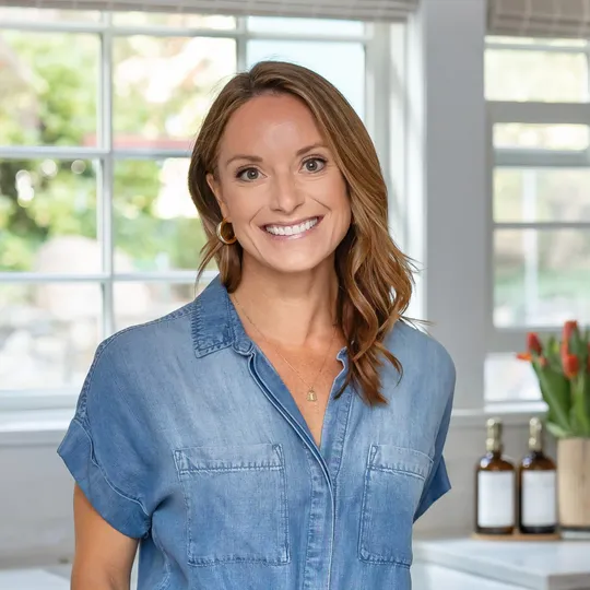 Katie Lalli, Agent in  - Compass