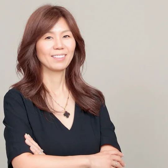 Jee Choi, Agent in  - Compass