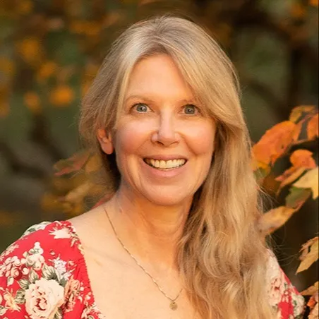 Janette James, Agent in  - Compass