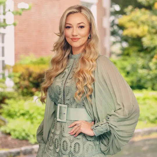 Mariya Kmet, Agent in  - Compass