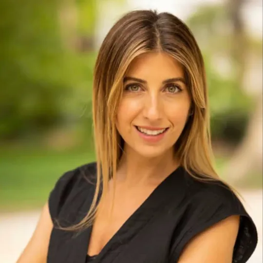 Lindsee Silverstein, Agent in  - Compass