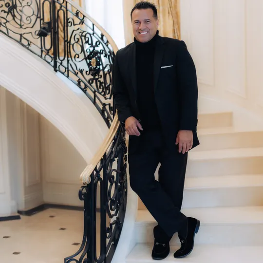 Aaron Montelongo, Agent in  - Compass