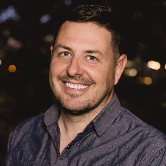 Brian Weisser, Agent in  - Compass