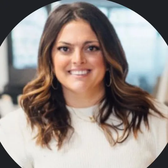 Alison Ermilio Decky, Agent in  - Compass