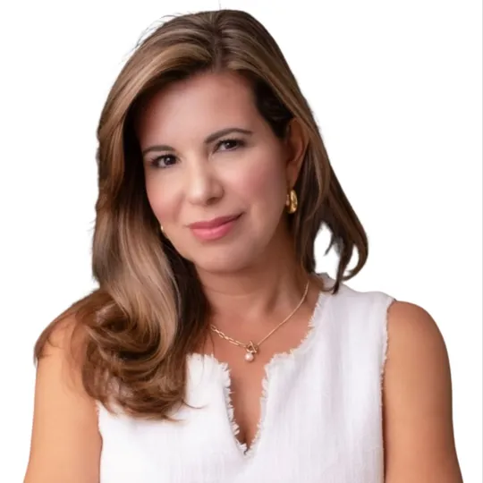 Alexandra Corzo, Agent in  - Compass