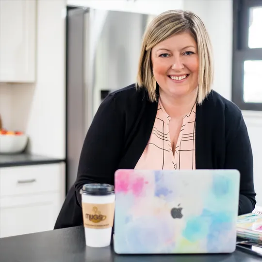 Kara West, Agent in  - Compass