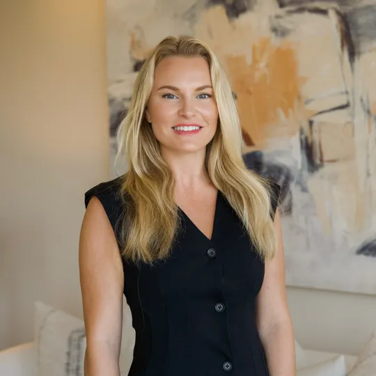 Susan Perry, Agent in  - Compass