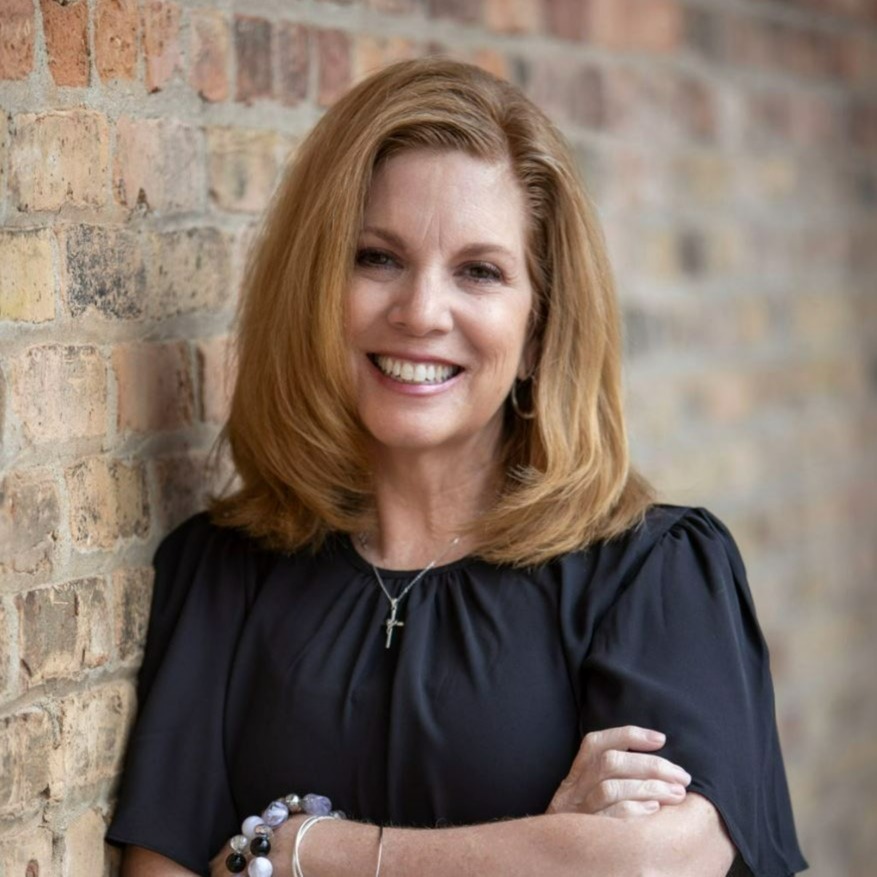 Headshot of Elizabeth Oine