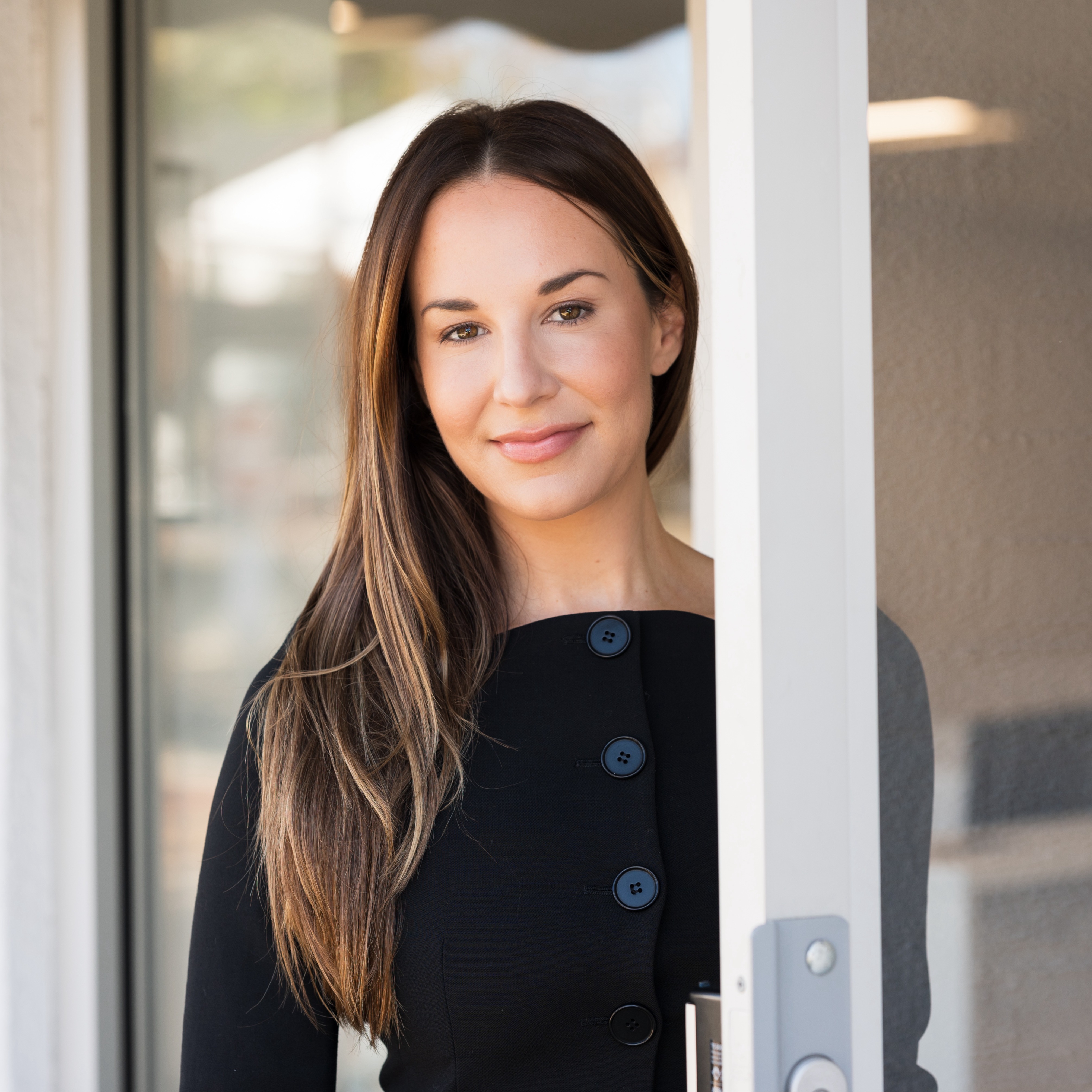 Headshot of Nikki Glazer