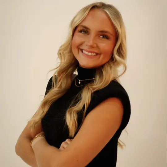 Carly Fraser, Agent in  - Compass