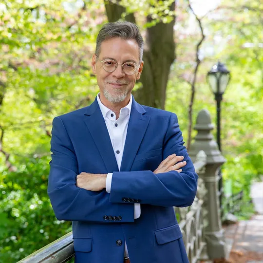 Jeffrey Bua, Agent in  - Compass