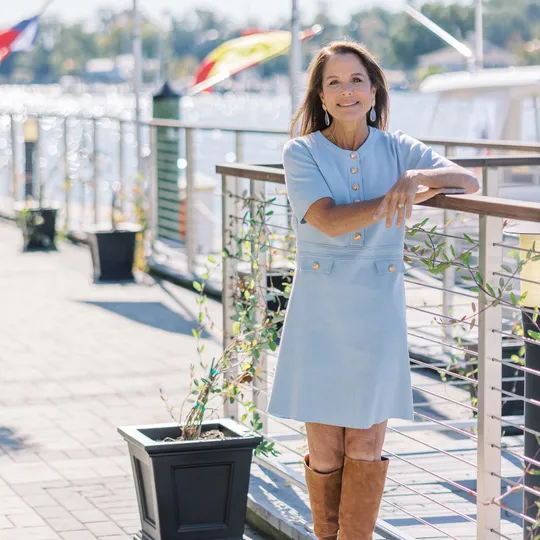 Angela Swift, Agent in  - Compass