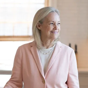 Beth Croner, Agent in  - Compass