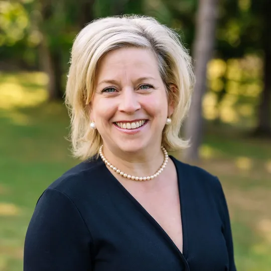 Elizabeth Moro, Agent in  - Compass