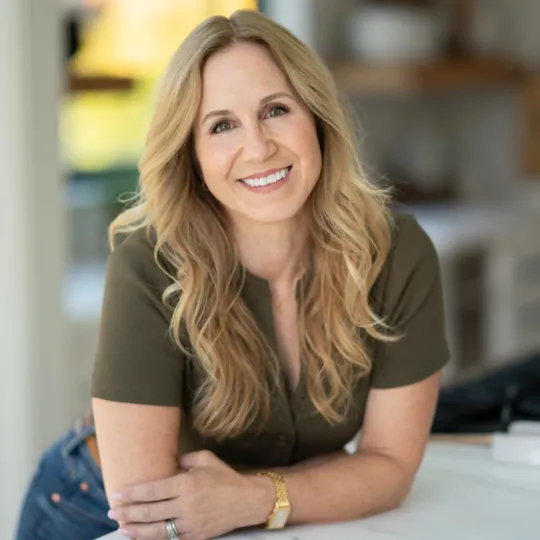 Megan Pomponio, Agent in  - Compass