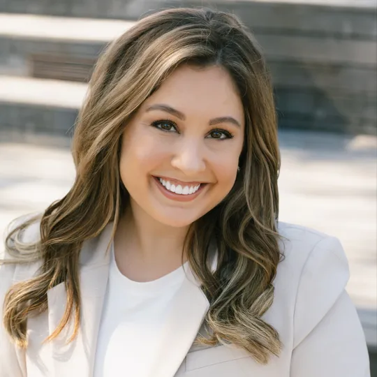 Maria Bouloukos, Agent in  - Compass