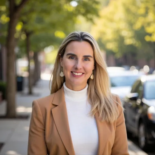 Laura Radford, Agent in  - Compass