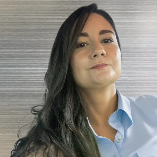 Lesley Suarez, Agent in  - Compass