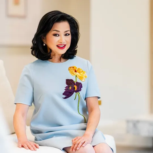 Gigi Huang, Agent in  - Compass