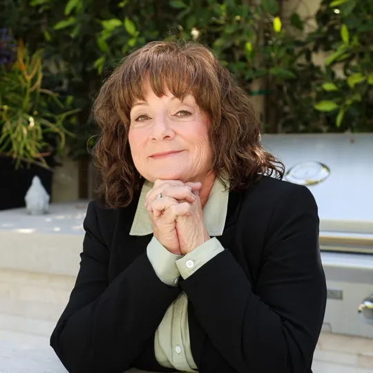 Nancy Eisenstadt, Agent in  - Compass