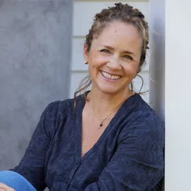 Meggan Douglas, Agent in  - Compass