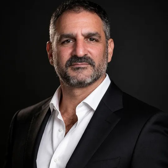 Victor Nissani, Agent in  - Compass