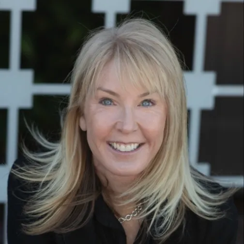 Ronda Fox, Agent in  - Compass