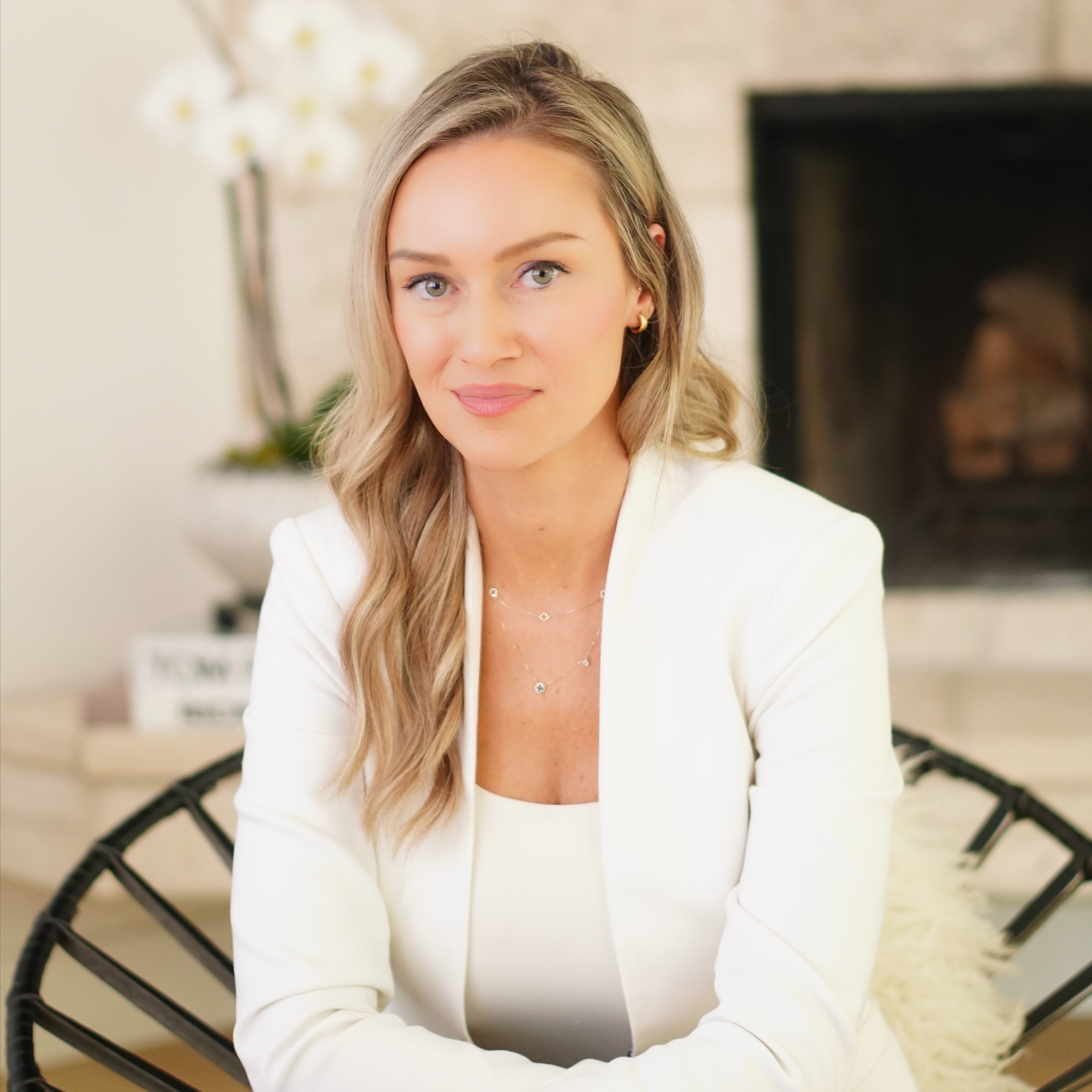 Headshot of Juliana Hoang