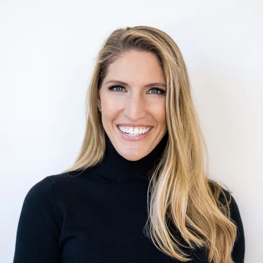 Greta Sieglock, Agent in  - Compass