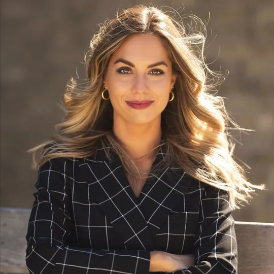 Julia Brenner Lindquist, Agent in  - Compass