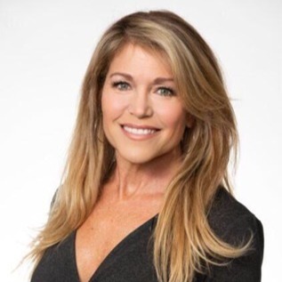 Headshot of Lesle Veca