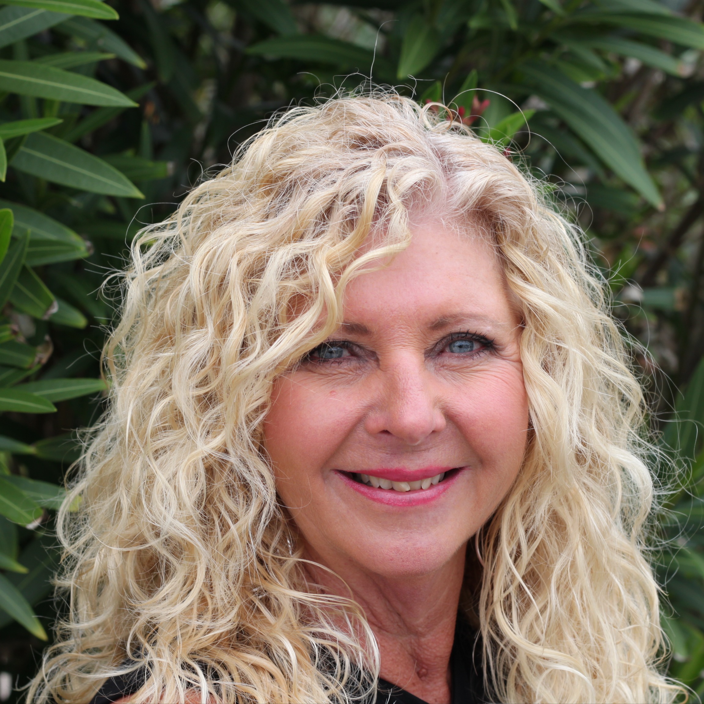 Headshot of Laura Shonkwiler