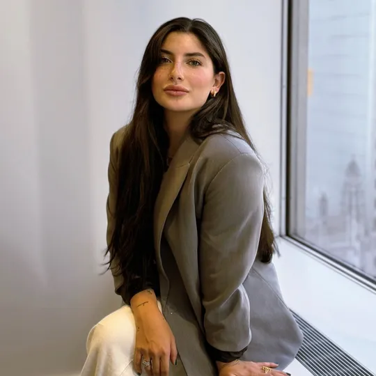 Kaci Kaplan, Agent in  - Compass