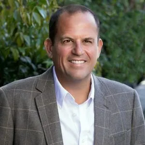 Joe Conzonire, Agent in  - Compass