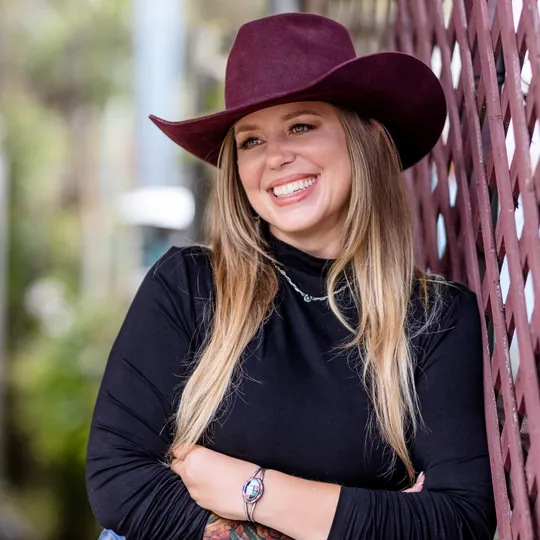 Natalie Nicole, Agent in  - Compass