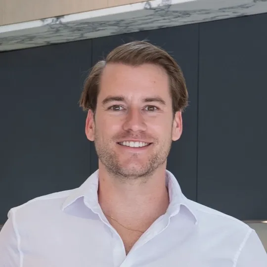 Andrew Kollen, Agent in  - Compass