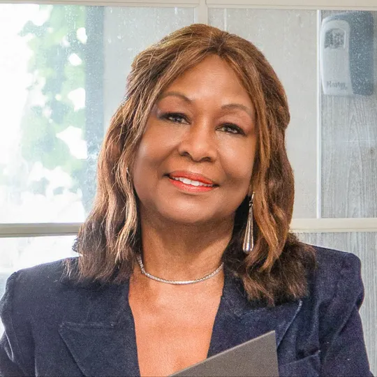 Claudette Dixon, Agent in  - Compass