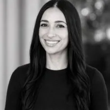 Adria Hendler, Agent in  - Compass