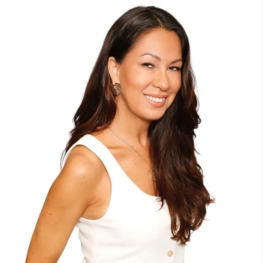 Carla Kravchuk, Agent in  - Compass