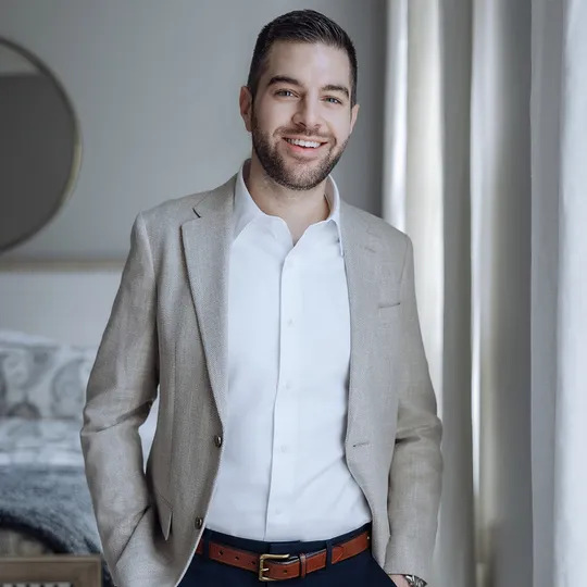 Evan Frisina, Agent in  - Compass