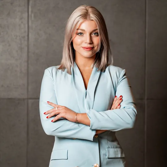 Amber Matherne, Agent in  - Compass