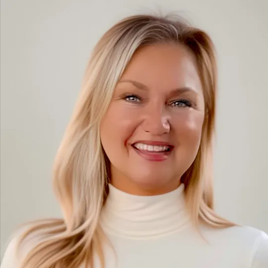 Kristen Hann, Agent in  - Compass