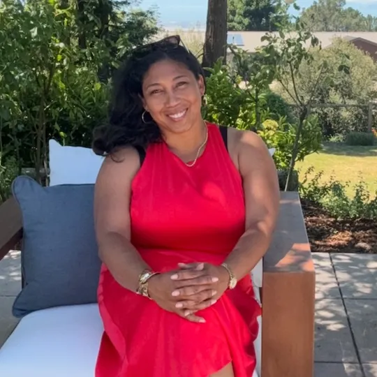 Moya Robinson, Agent in  - Compass