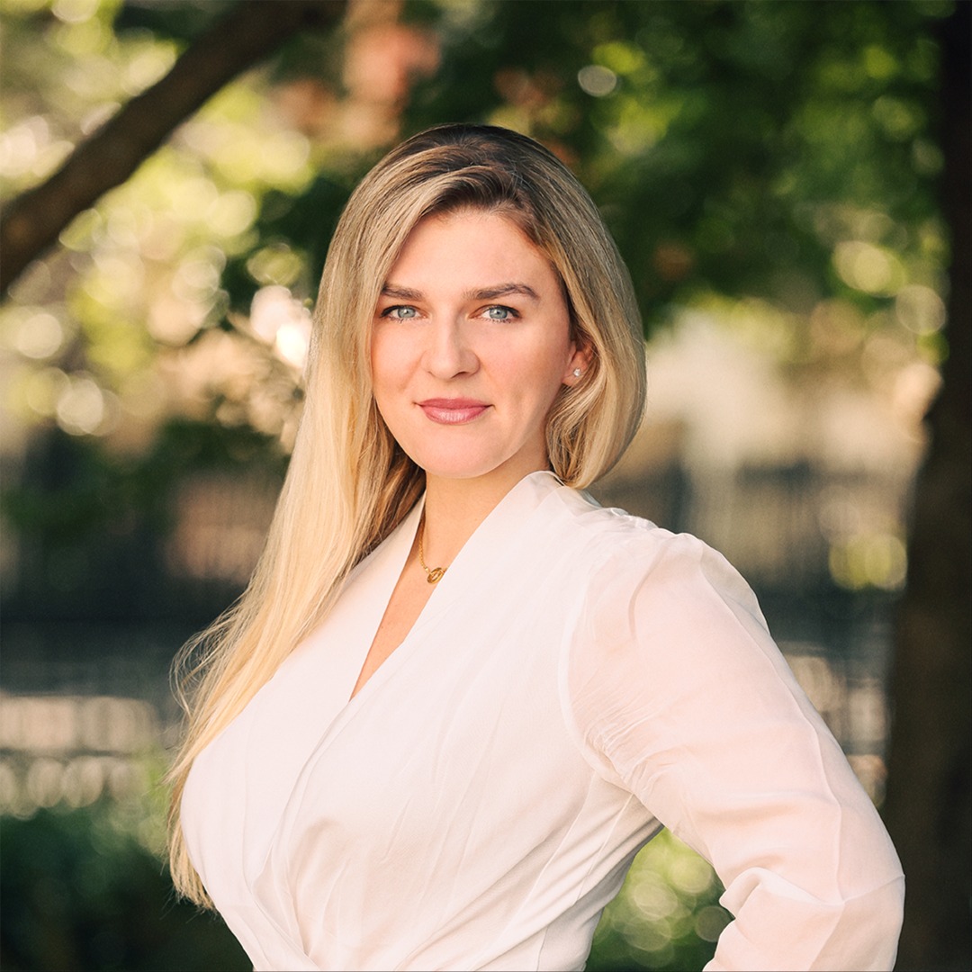 Headshot of Greta Los