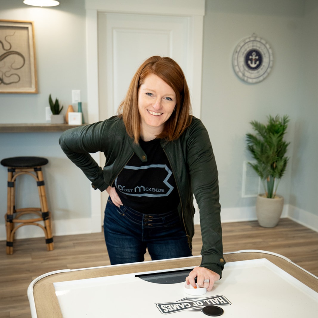 Headshot of Lindsey Erisey