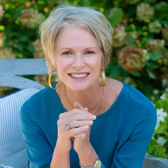 Liz Parker, Agent in  - Compass