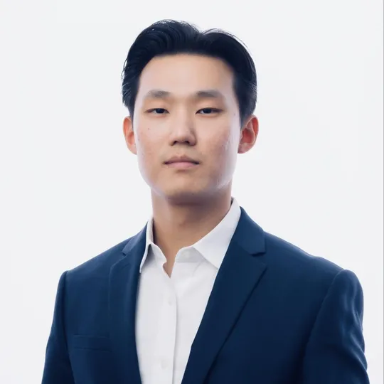 Young Kim, Agent in  - Compass