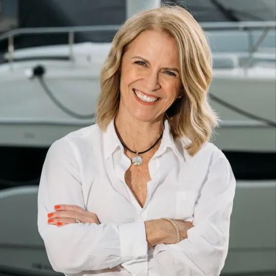 Jeanie Vidaurreta, Agent in  - Compass